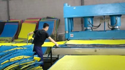 مت یوگا TPE چگونه ساخته می شود؟